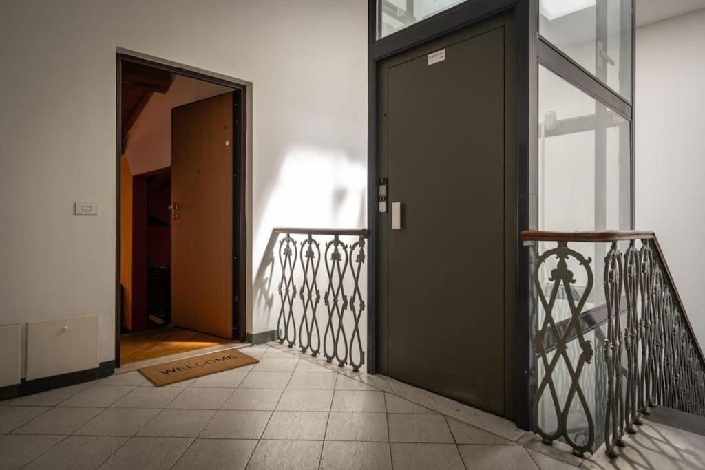 22 Home - Parcheggio Privato - Accogliente - Collegamento Sardegna E Corsica Livorno Exteriör bild